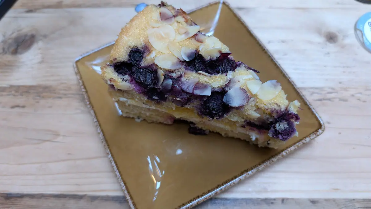 Cake Magic – cake shop in Bromsgrove town centre
